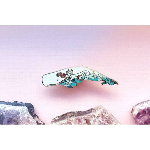 Waves Whale Pin - Gold Plated Sea Life & Nature Jewelry - Ocean Brooch - Picture 4 of 10